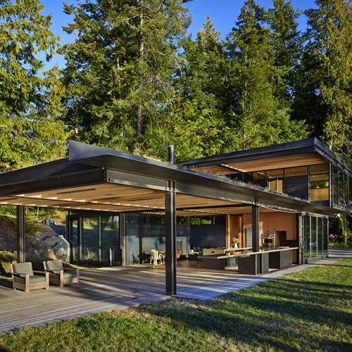 Pole Pass Residence with open kitchen